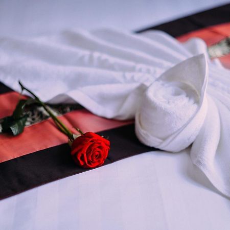Sky Palace Boutique Hotel Battambang Bagian luar foto