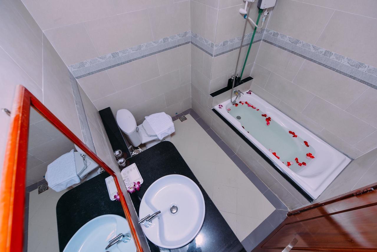 Sky Palace Boutique Hotel Battambang Bagian luar foto