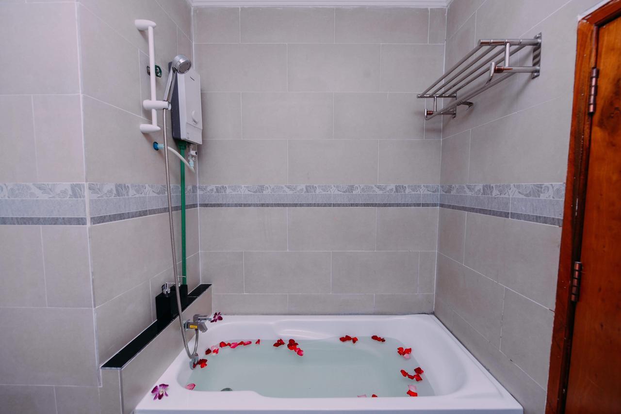 Sky Palace Boutique Hotel Battambang Bagian luar foto