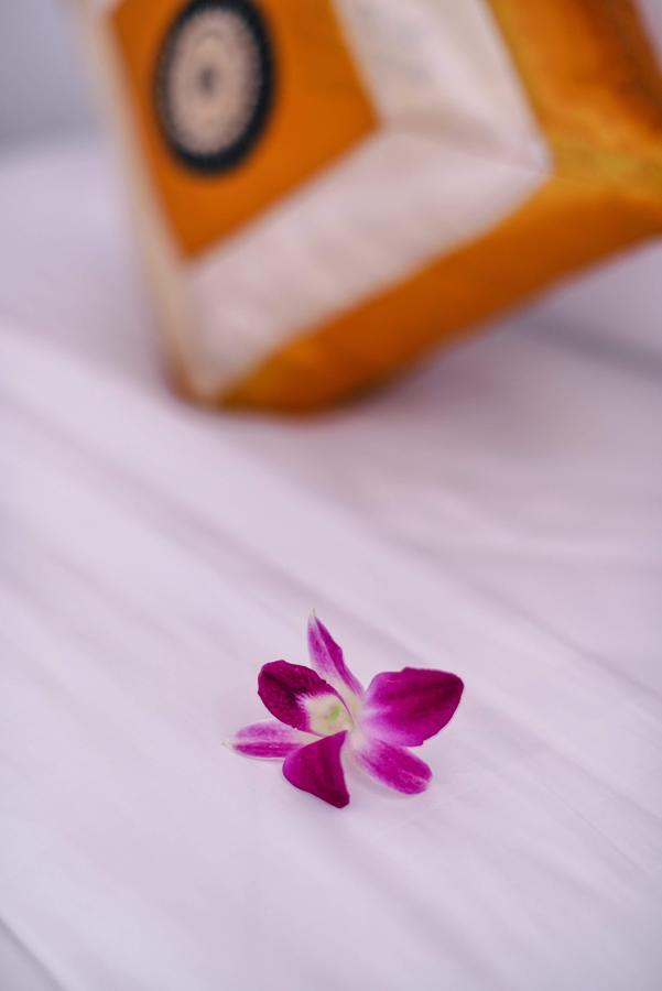Sky Palace Boutique Hotel Battambang Bagian luar foto