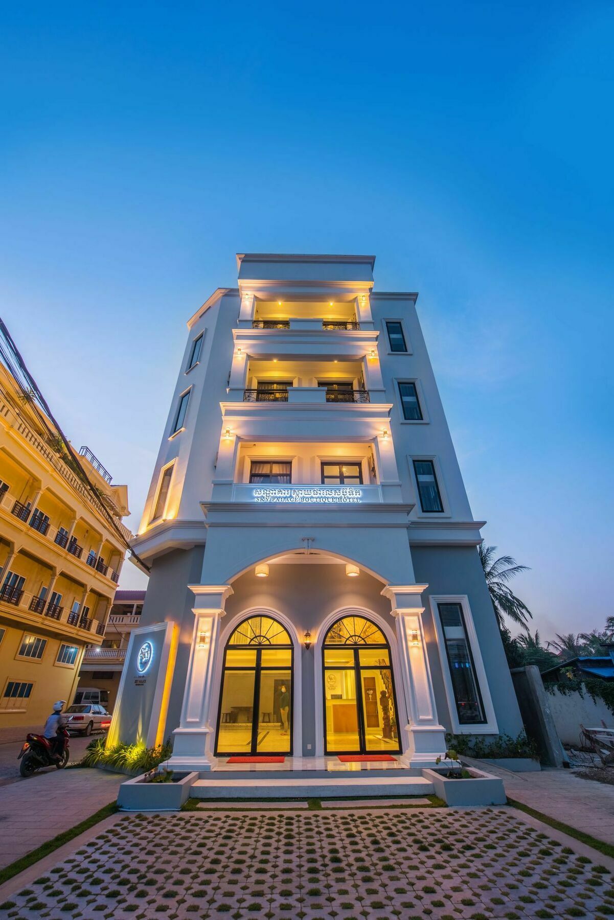 Sky Palace Boutique Hotel Battambang Bagian luar foto