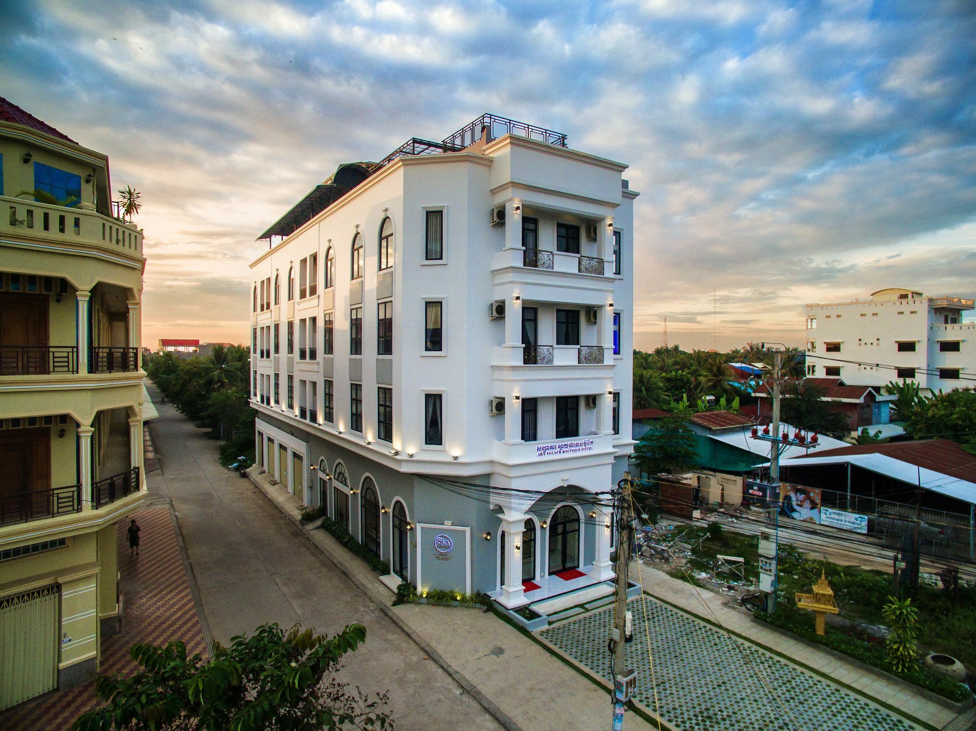 Sky Palace Boutique Hotel Battambang Bagian luar foto