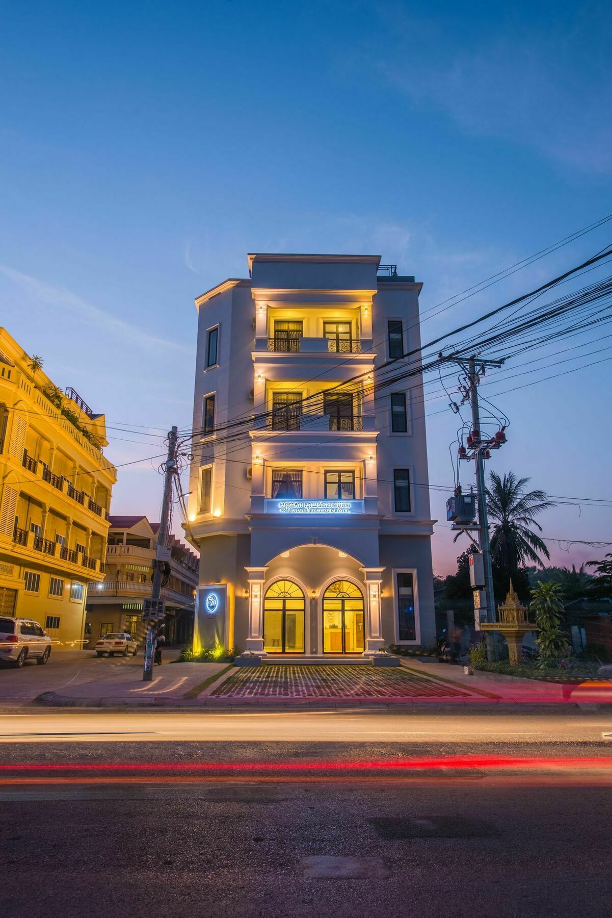 Sky Palace Boutique Hotel Battambang Bagian luar foto