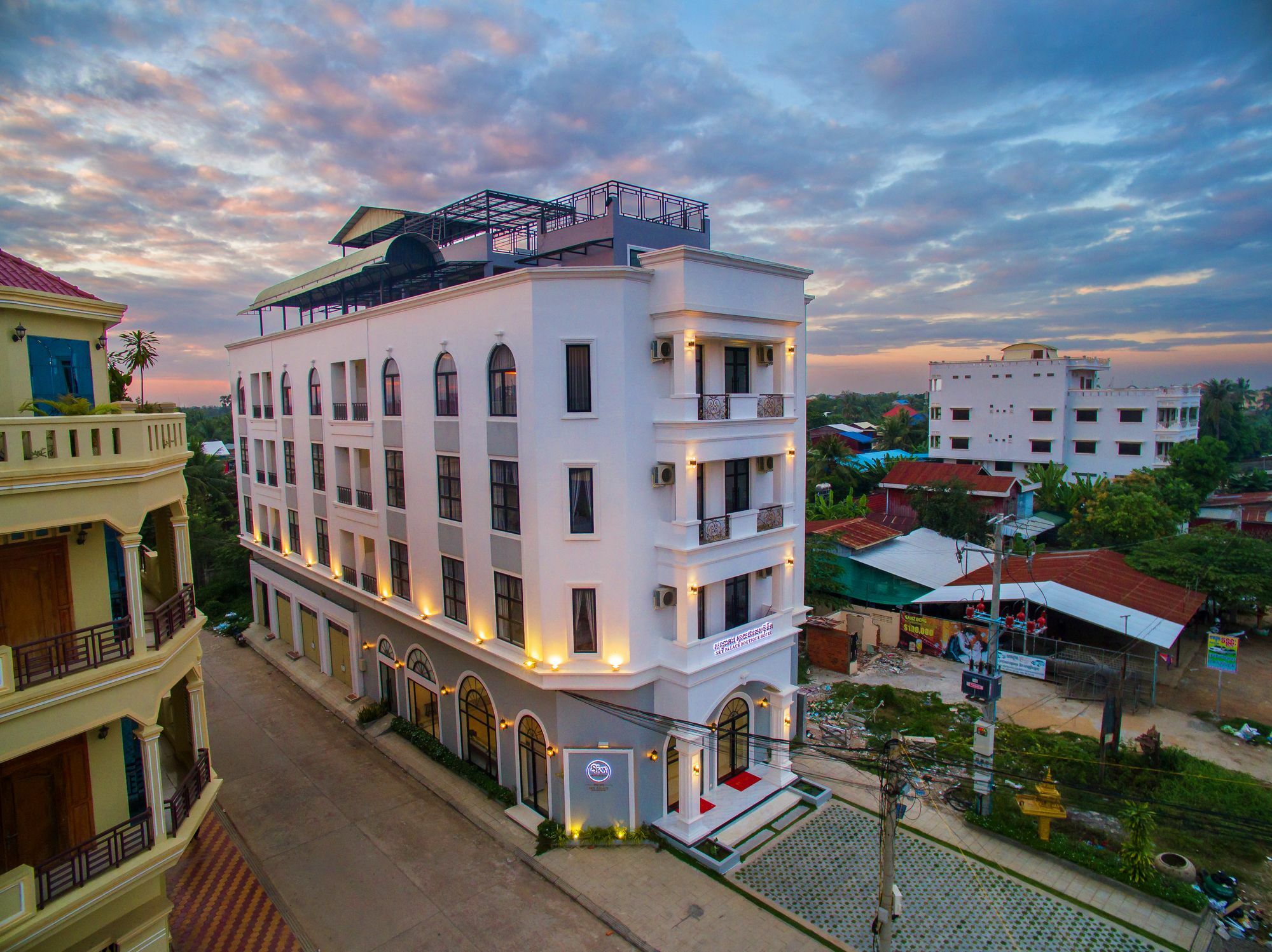Sky Palace Boutique Hotel Battambang Bagian luar foto