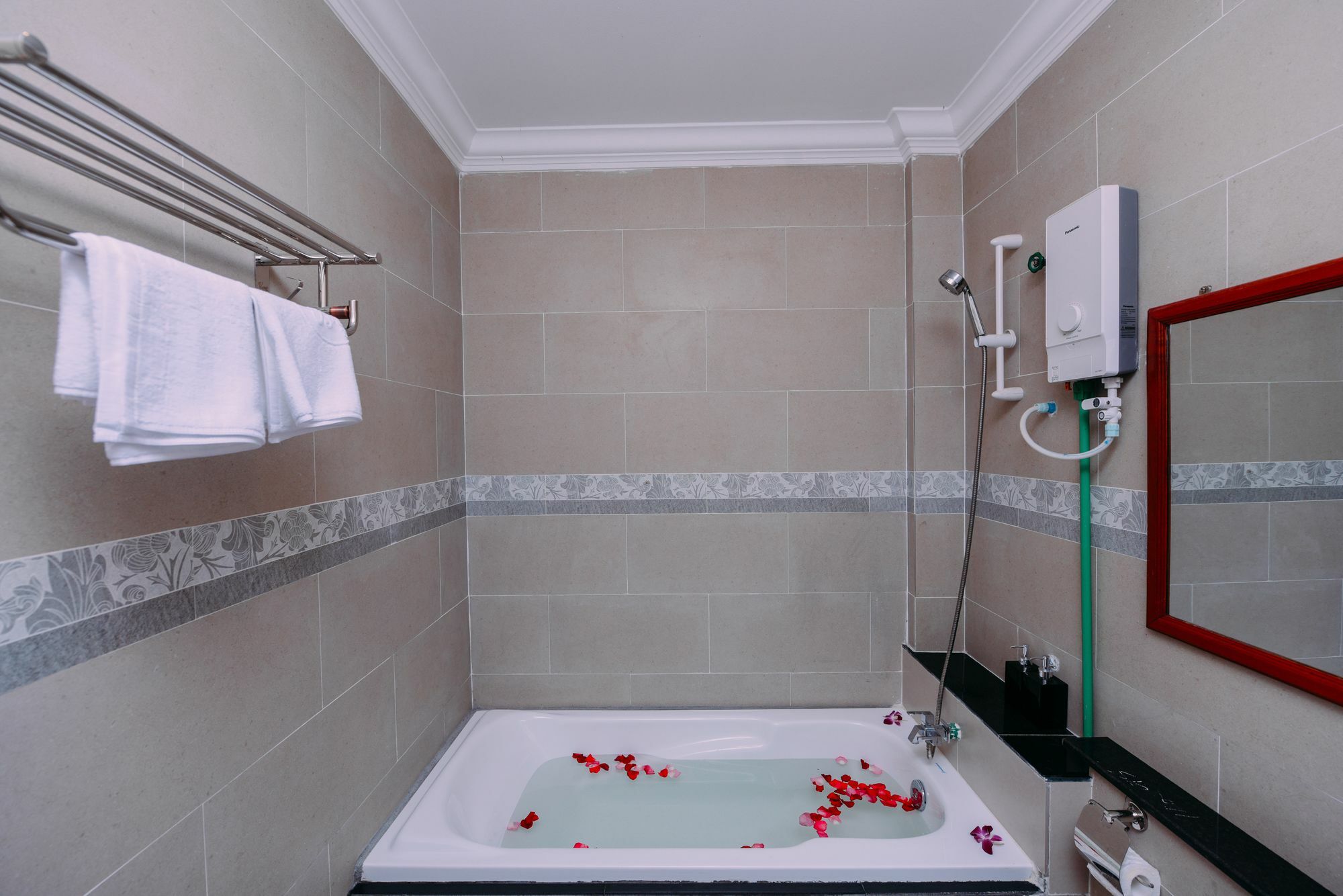 Sky Palace Boutique Hotel Battambang Bagian luar foto