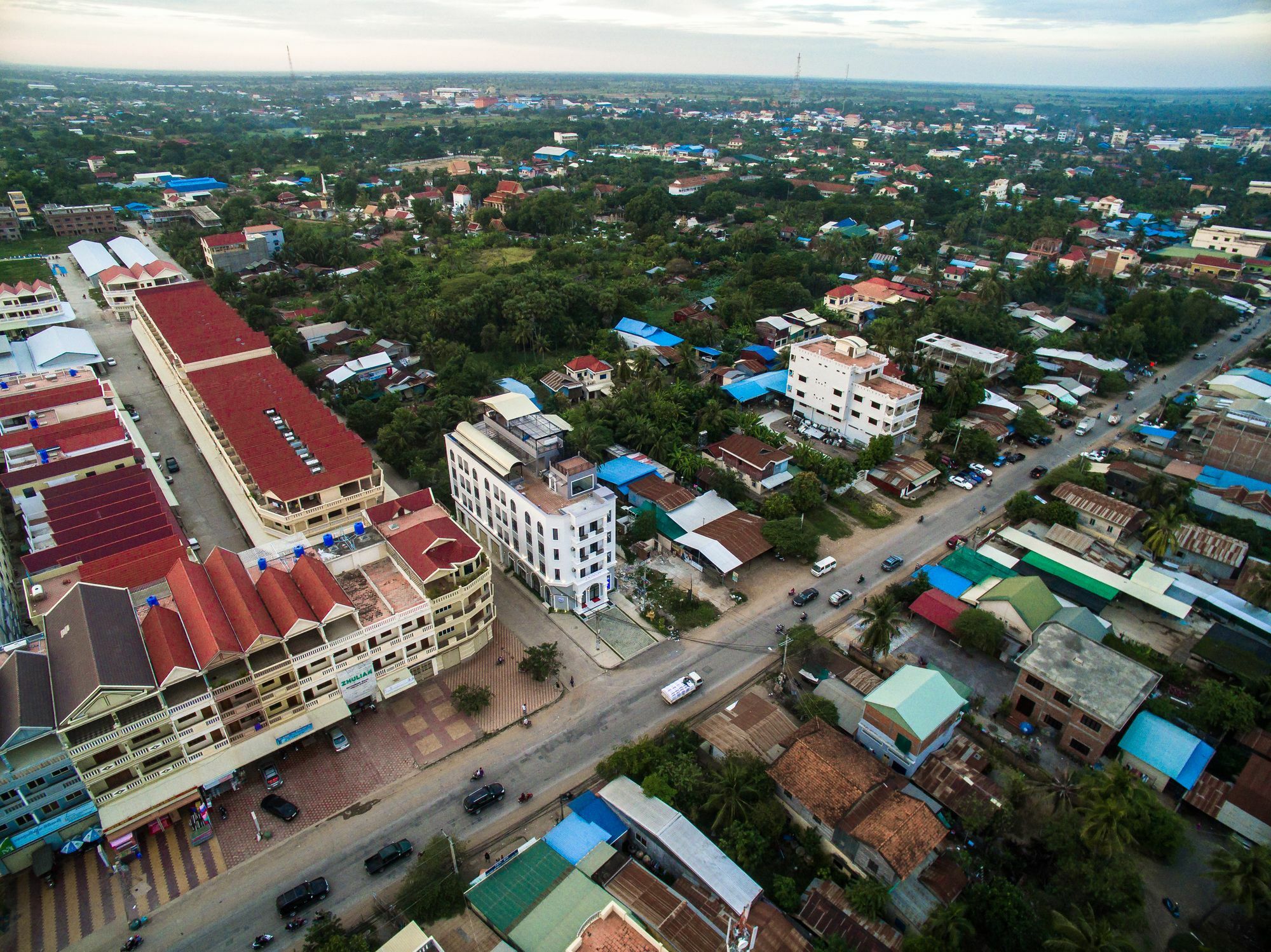 Sky Palace Boutique Hotel Battambang Bagian luar foto